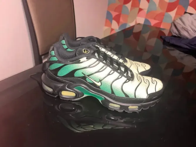 NIKE AIR MAX PLUS! (TN) QUASE PELA METADE DO PREÇO!!!