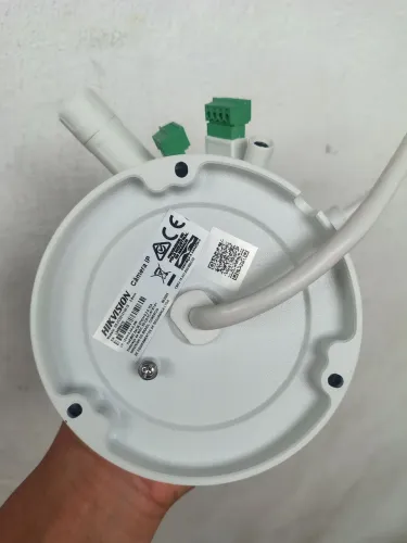 Câmera Hikvision IP 2MP DS-2CD2121GO-IS