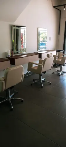 Salão completo, pronto para trabalhar