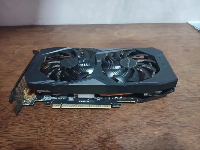 Placa de vídeo gigabyte 2060