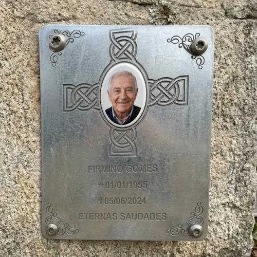 Placa de aluminio talhado