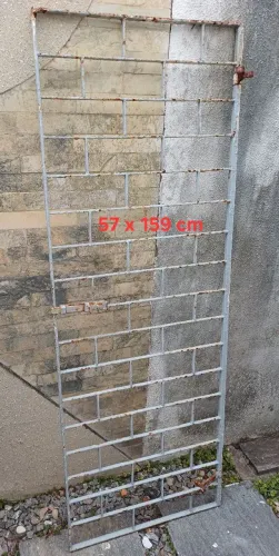 Portão de abrir em ferro 57 X 159cm