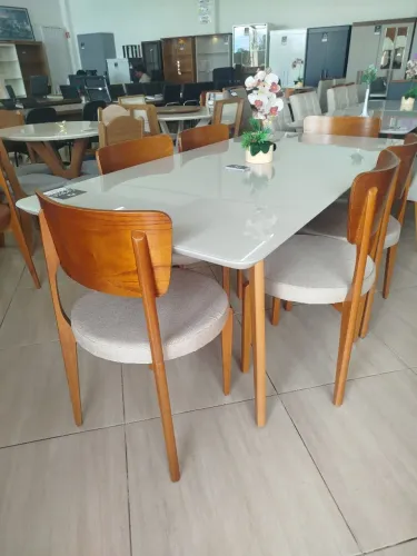 Mesa Anne com 06 cadeiras em madeira NOVA !!