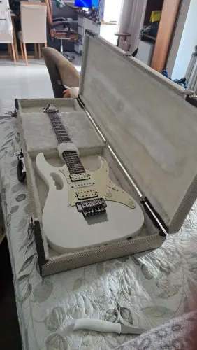 Guitarra ibanez jr jem