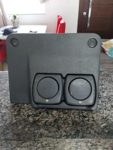 Vendo porta copos acabamento linha Mercedes Bens