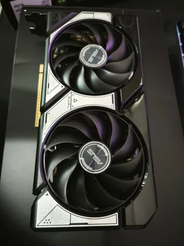 Placa de Vídeo RTX 5060 Ti de 8GB da Asus dual fan, completa e pouquissima usada.