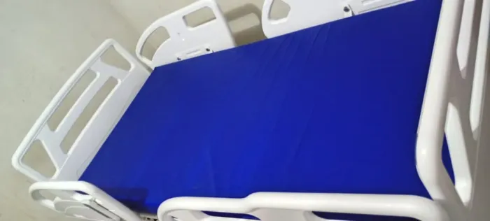 Cama Hospitalar Motorizada com Colchão e Elevação do Leito 