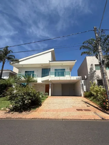 Casa em condomínio fechado disponível para locação e venda