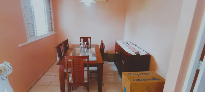 Lindo jogo de jantar, semi novo.