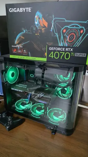 RTX 4070 TI-Super 16gb Gigabyte OC + 2 anos de garantia - perfeito estado