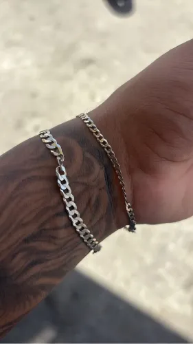 Vendo 2 pulseiras de prata