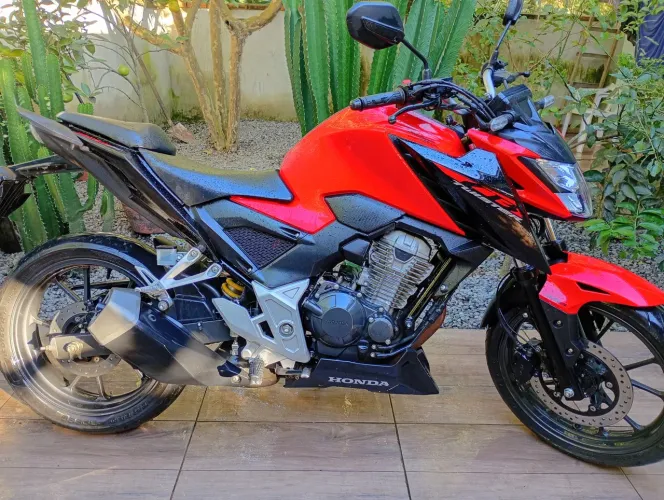 Vendo cb Twister 300 