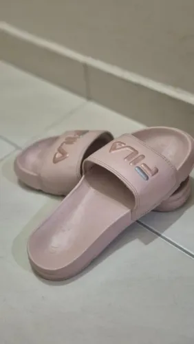 Chinelo fila na cor rosa tamanho 35