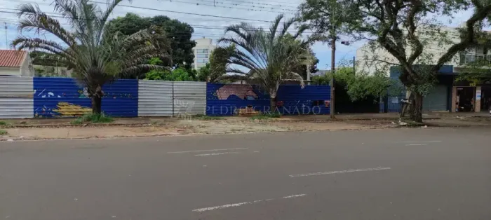Terreno comercial para Locação com localização previlegiada.