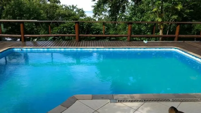 Linda Casa no Sul da Ilhabela com Piscina Ar Cond. Até 20 pessoas..