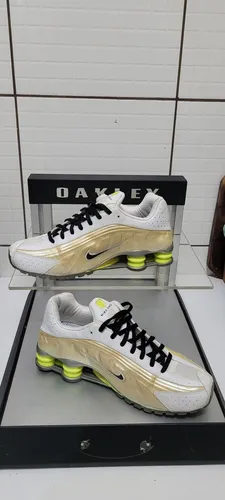 Nike Gold R4 RELIQUIA TM 39