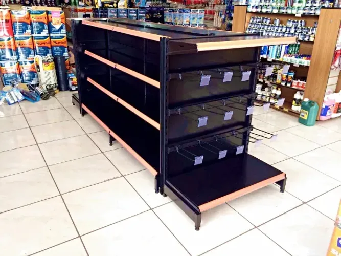 Gôndola | Estante Centrais Pretas >> 1,40 Mts >> Pronta entrega