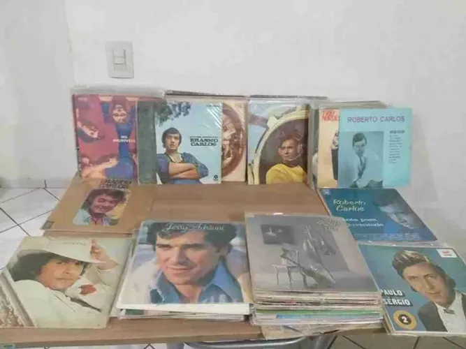 Mais de 150 discos de vinil raridades