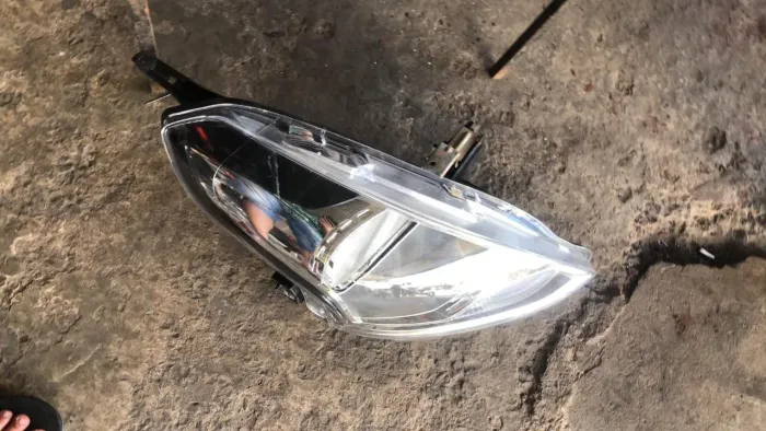 Versa 2018 farol direito<br><br>Farol direito