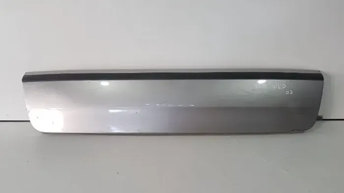 Aplique Tampa Traseira Fiat Palio Weekend 2002 BG2363