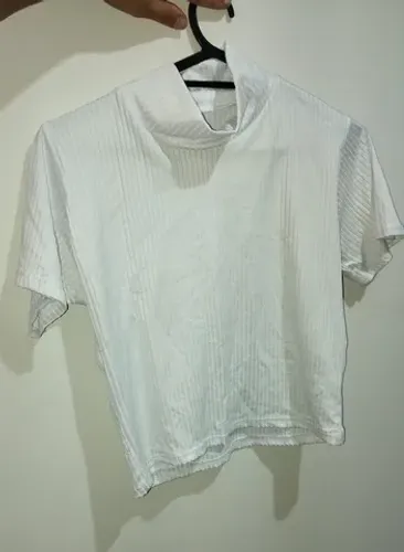 Cropped branco