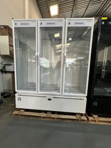 Auto serviço 3 portas 950 litros resfriados refrimate