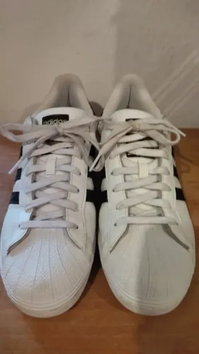 Tênis Adidas Superstar branco