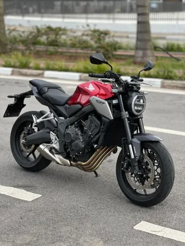 Honda CB 650r 2024 - apenas 2975 km