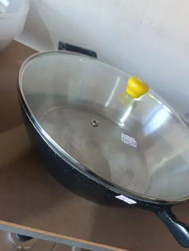 Tacho em alumínio com tampa de vidro 