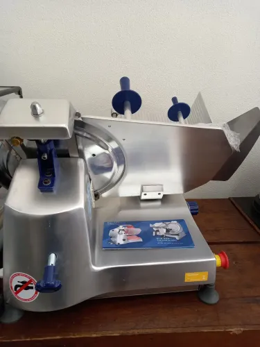 Cortador de frios Marca Gural em Aluminio Anodizado