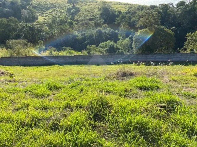 EXCELENTE- Lote em Condomínio de Alto Padrão- Residencial dos Lagos- Venha morar com segur