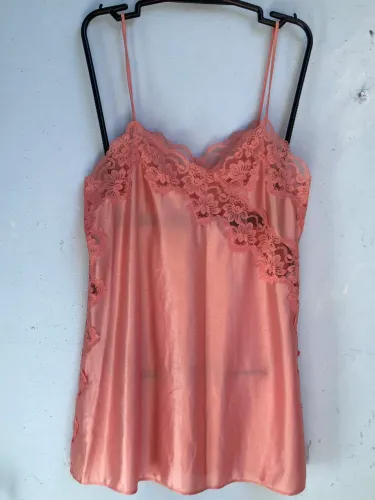 Camisola de Cetim Rendada Rosa Claro, Tam M