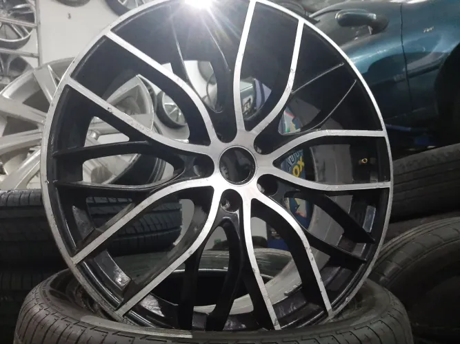 Roda aro 20 BMW diamantada com Preto 5X112 com pneu 225 35 20 novos