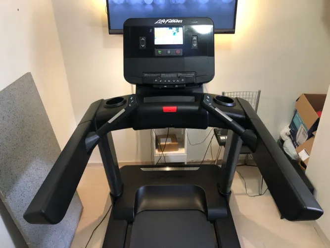 Esteira Elétrica Life Fitness Integrity profissional