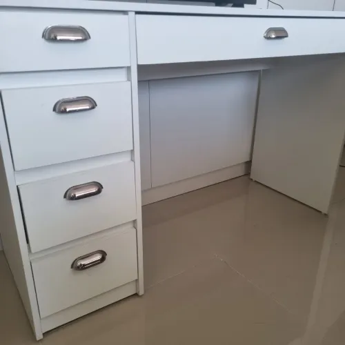 Mesa 100% MDF Ótimo estado de conservação