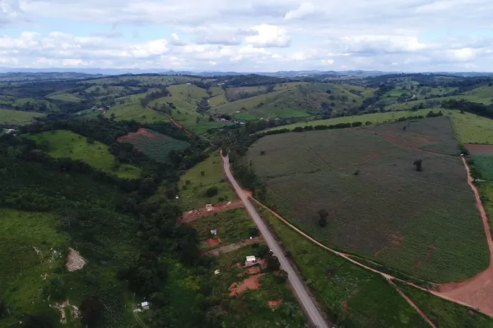CHÁCARAS EM RIO MANSO CALÇAMENTO -ÁGUA E LUZ.