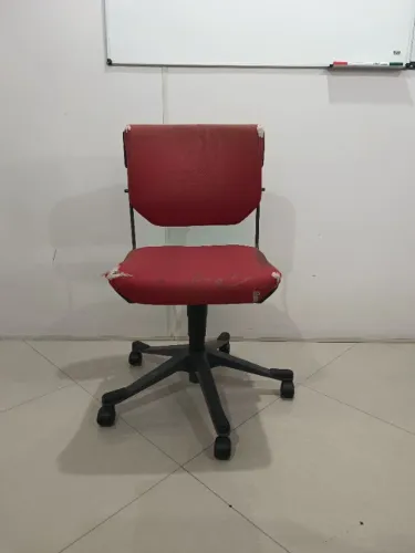 Cadeira de Escritório Usada, em bom estado