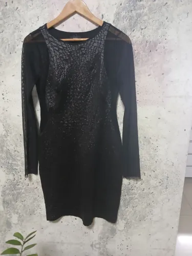 Vestido Preto de Malha com Detalhe em Animal Print