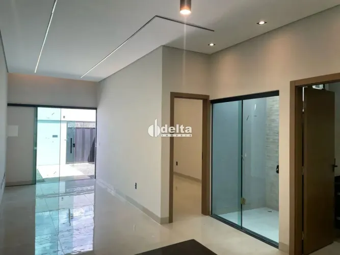 Casa disponível para venda no bairro Jardim Holanda em Uberlândia MG