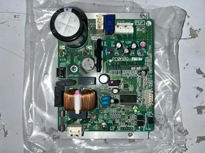 PLACA DE AR-CONDICIONADO (PC0609-2B) - Daikin