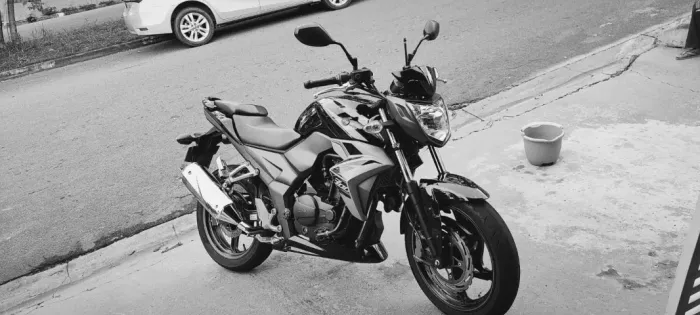 Moto Dafra Next 300 cor preta