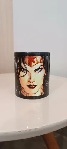 Caneca Mulher Maravilha 