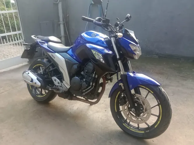 Vendo FZ250 fazer nova