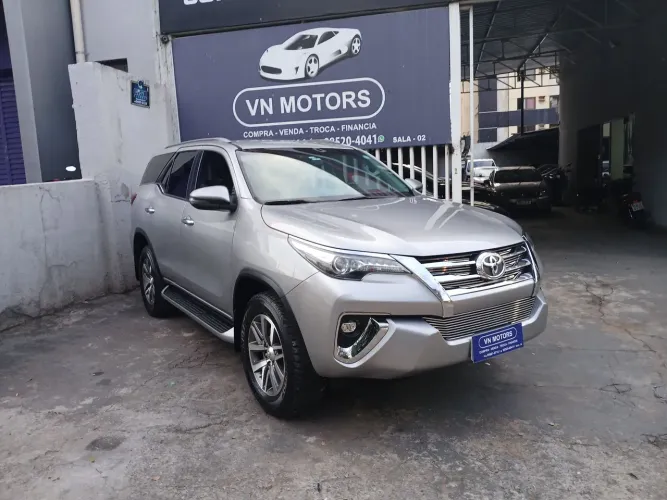 Toyota Hilux SW4 SRX 4X4 2.8 TDI 16V Dies. Aut. 2019