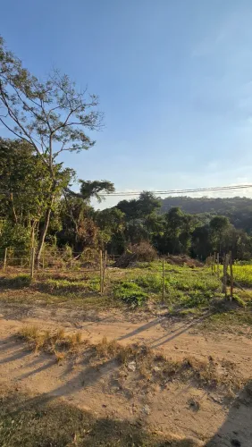 Vendo 420 m2 no Bandeirinhas