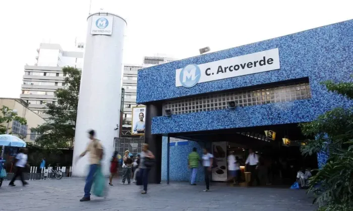 Apartamento para alugar na Rua General Azevedo Pimentel, Copacabana, Rio de Janeiro - RJ