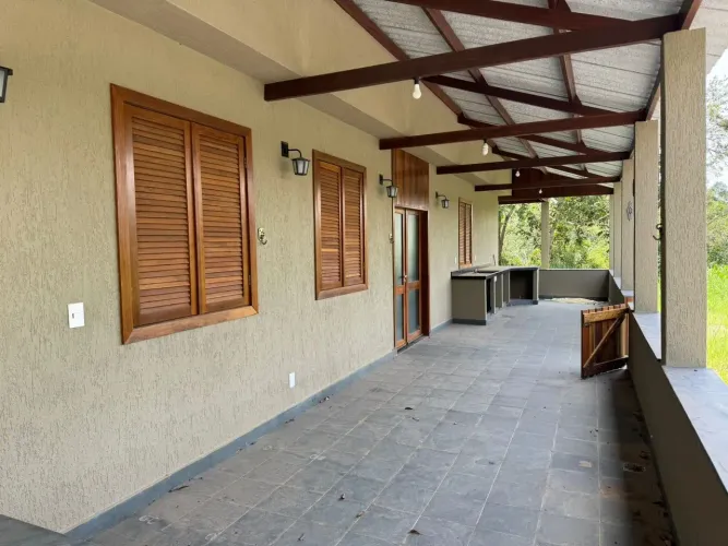 Vende casa com 3 quartos em Sobradinho - Brasília - DF