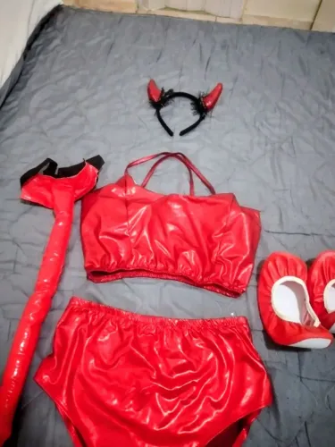 Fantasia Diabinha (Semi Nova)