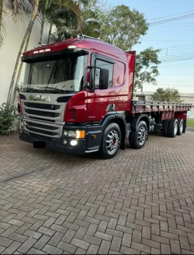 Scania P-310 8x2 carroceria 