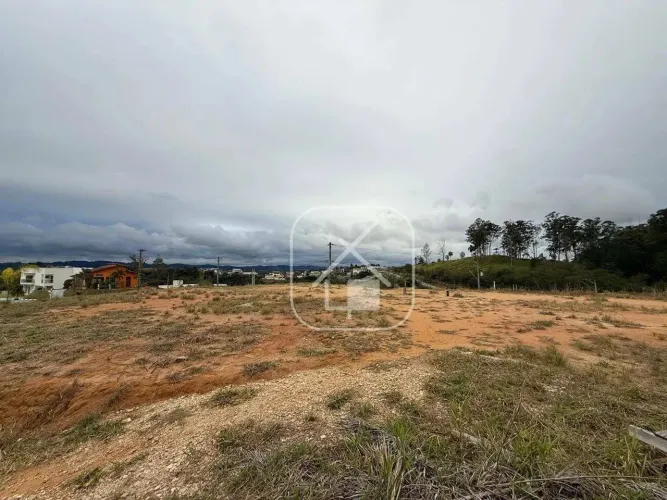 Terreno com 1.031m² à Venda no Condomínio Lago Dourado Jacareí/SP!!!